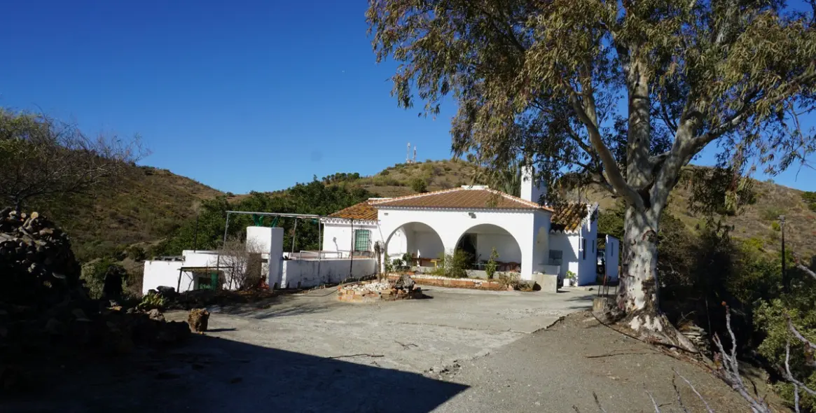 Продажа финки в La Viñuela 1