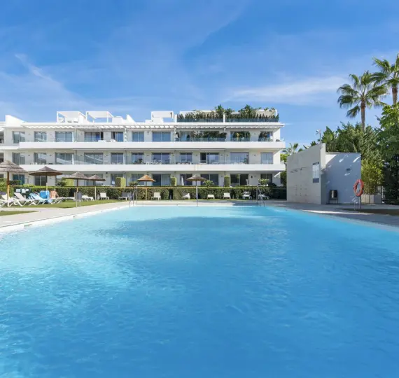 Middle floor apartment R5137900