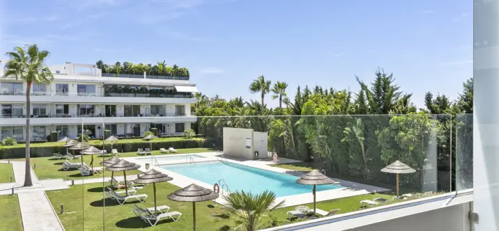 Middle floor apartment R5137900 1