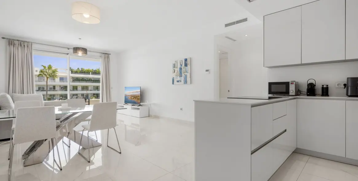 Продажа апартаментов на среднем этаже в Estepona (район Estepona) 3