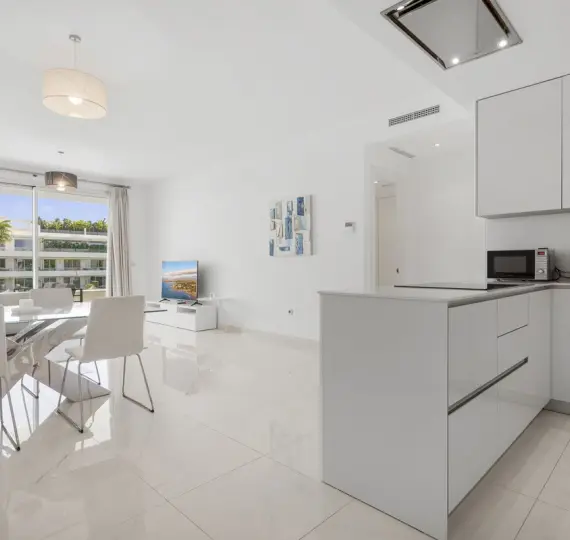 Middle floor apartment R5137900