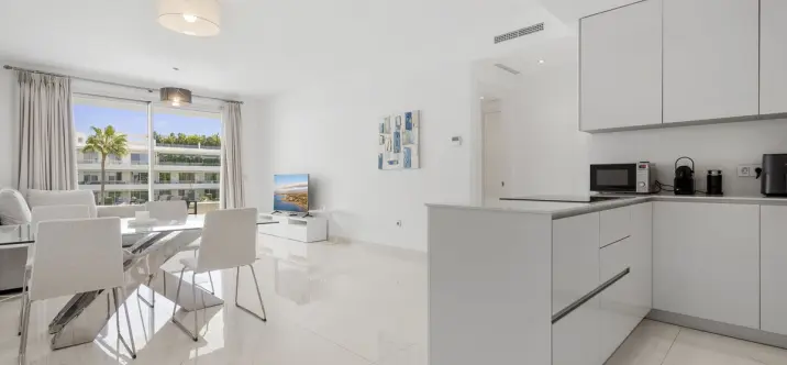 Middle floor apartment R5137900 2