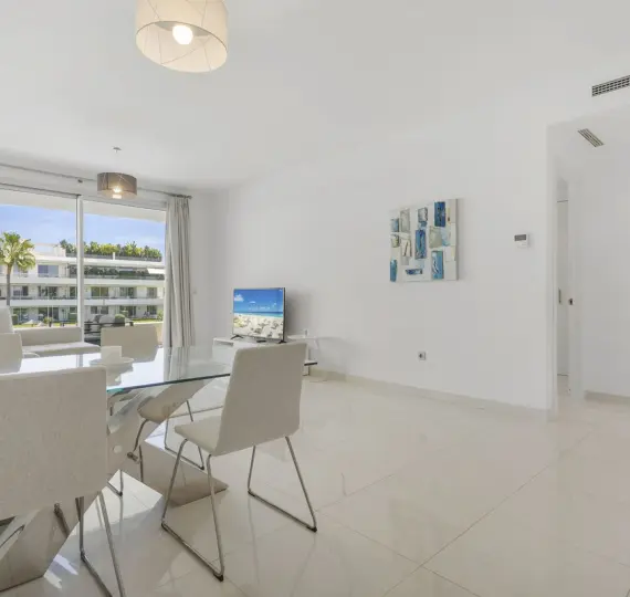 Middle floor apartment R5137900