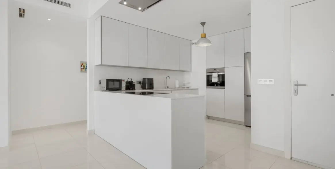 Продажа апартаментов на среднем этаже в Estepona (район Estepona) 9