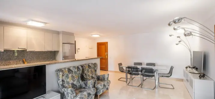 Sale of middle floor apartment in Nueva Andalucía 1