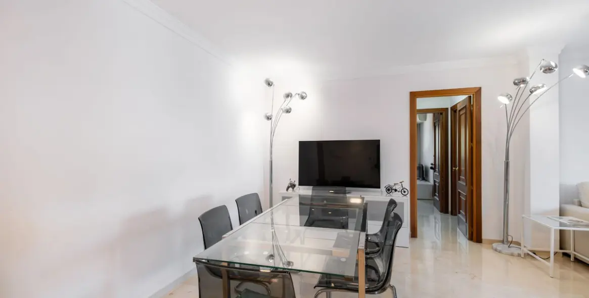 Sale of middle floor apartment in Nueva Andalucía 3