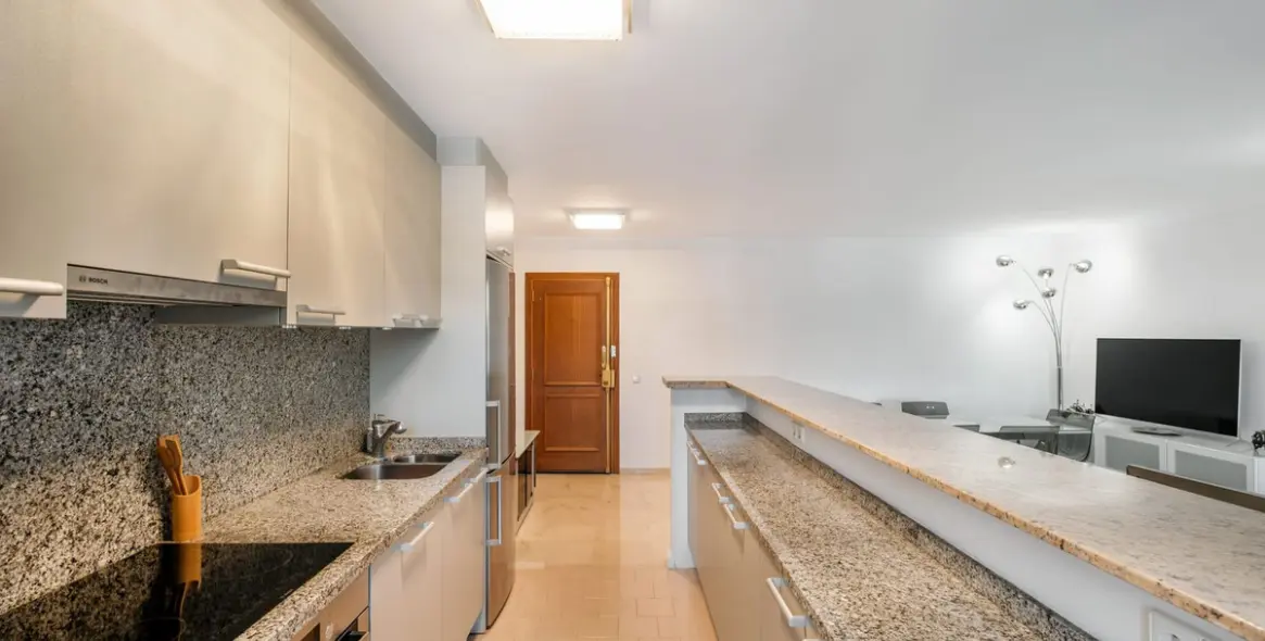 Sale of middle floor apartment in Nueva Andalucía 7