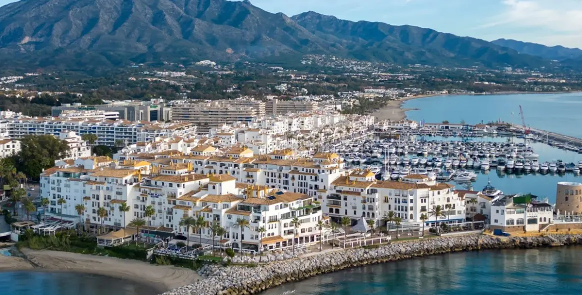 Sale of middle floor apartment in Nueva Andalucía 14