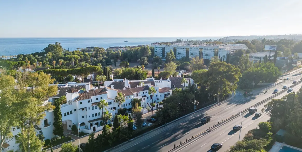 Sale of middle floor apartment in Nueva Andalucía 18