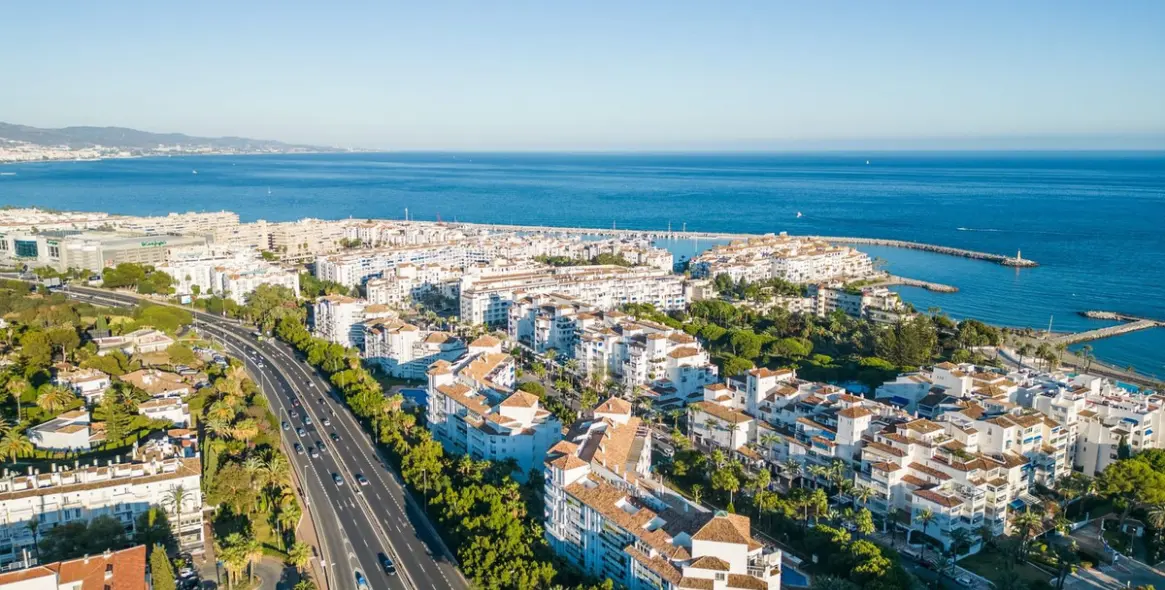 Sale of middle floor apartment in Nueva Andalucía 20