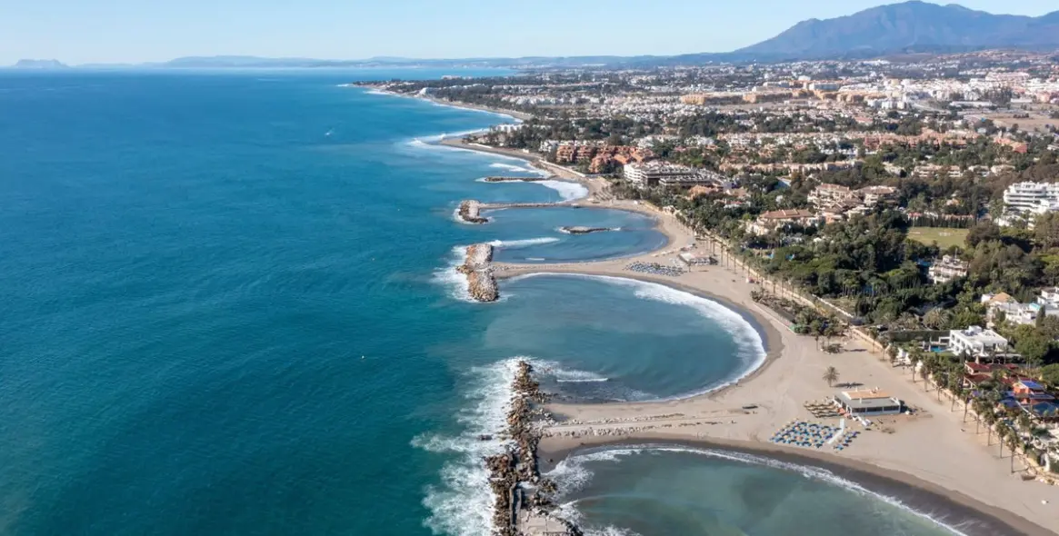 Sale of middle floor apartment in Nueva Andalucía 21