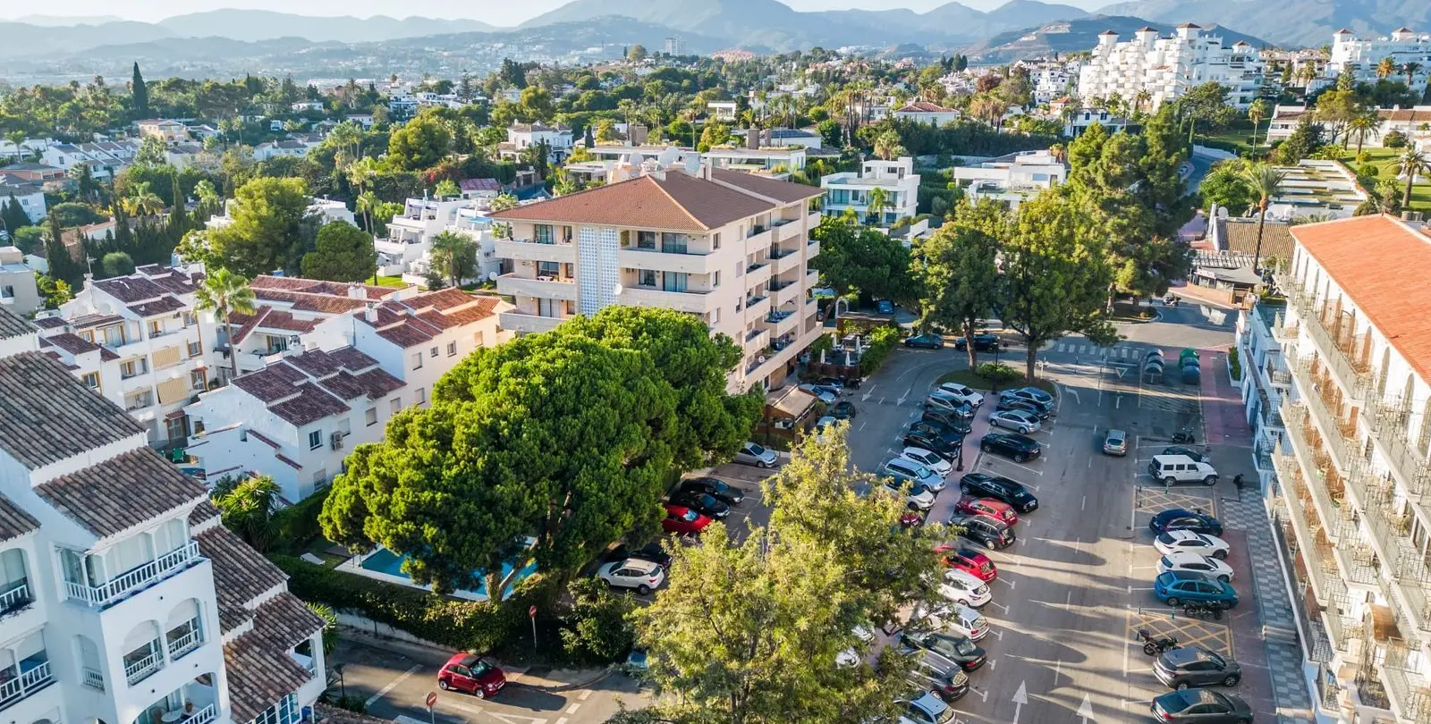 Sale of middle floor apartment in Nueva Andalucía 19