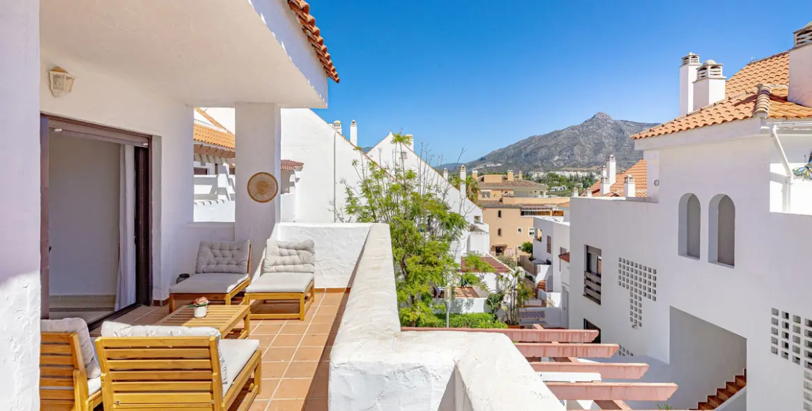 Продажа апартаментов на среднем этаже в Nueva Andalucía 1