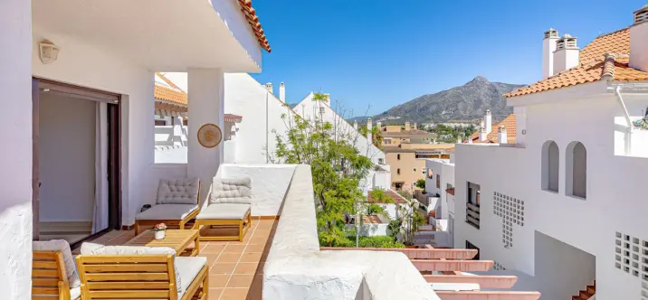 Продажа апартаментов на среднем этаже в Nueva Andalucía 0