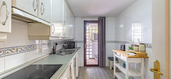 Продажа апартаментов на среднем этаже в Nueva Andalucía 1