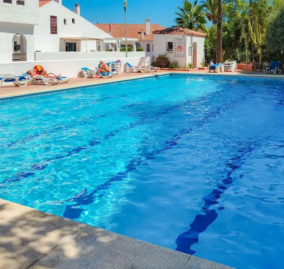 Продажа апартаментов на среднем этаже в Nueva Andalucía