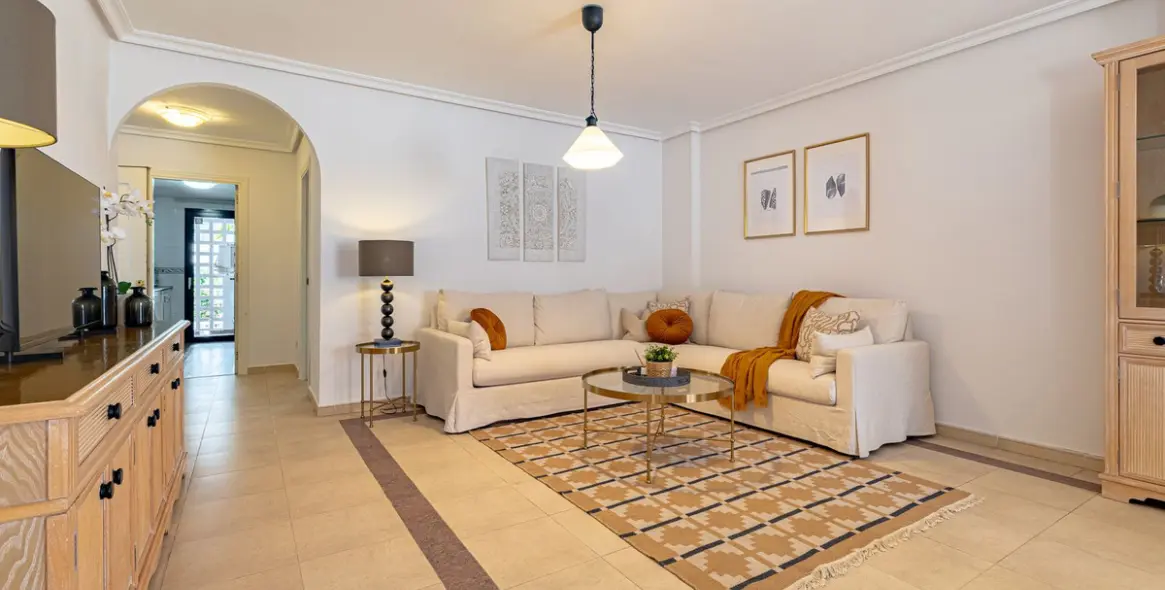 Продажа апартаментов на среднем этаже в Nueva Andalucía 11