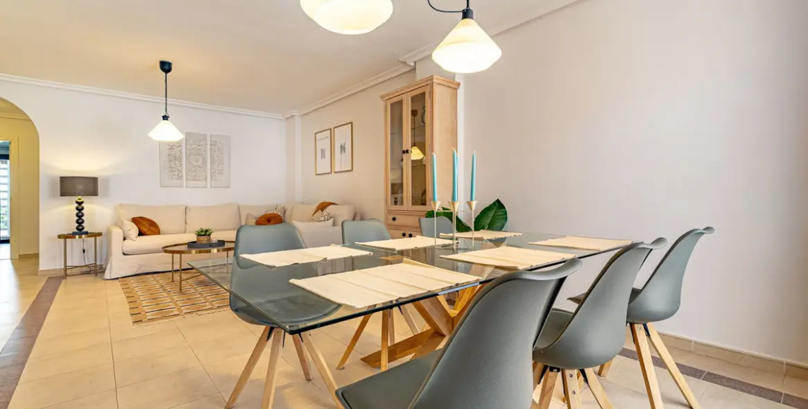 Продажа апартаментов на среднем этаже в Nueva Andalucía 14