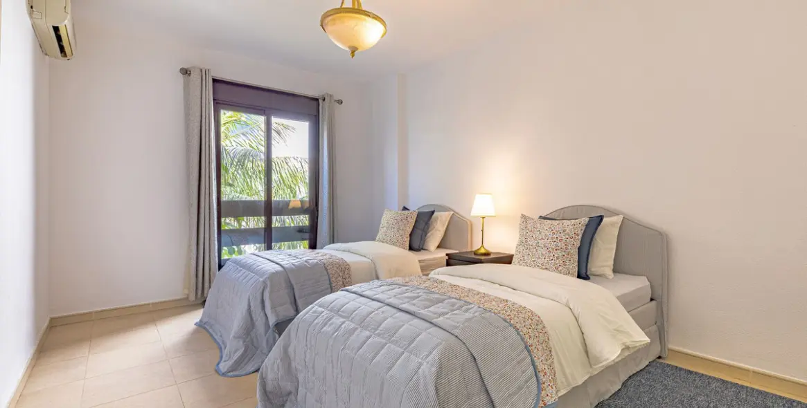 Продажа апартаментов на среднем этаже в Nueva Andalucía 18