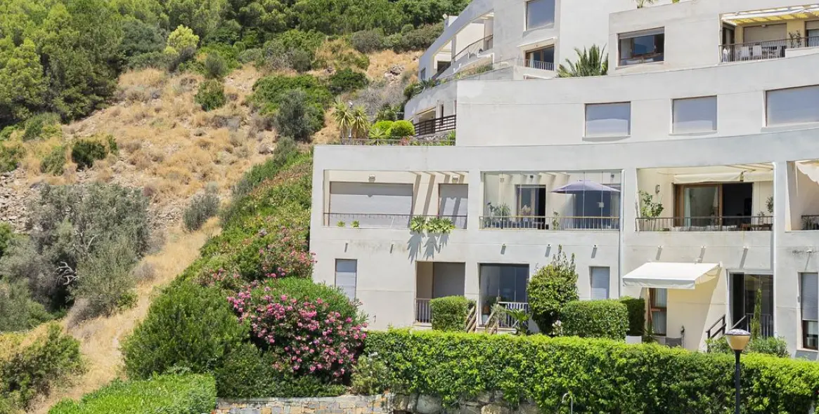 Sale of duplex in Altos de los Monteros 11