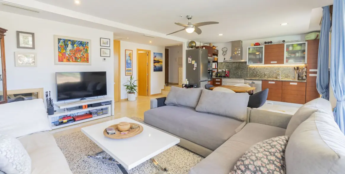 Sale of duplex in Altos de los Monteros 16