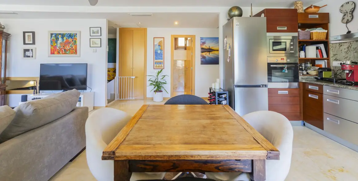 Sale of duplex in Altos de los Monteros 18