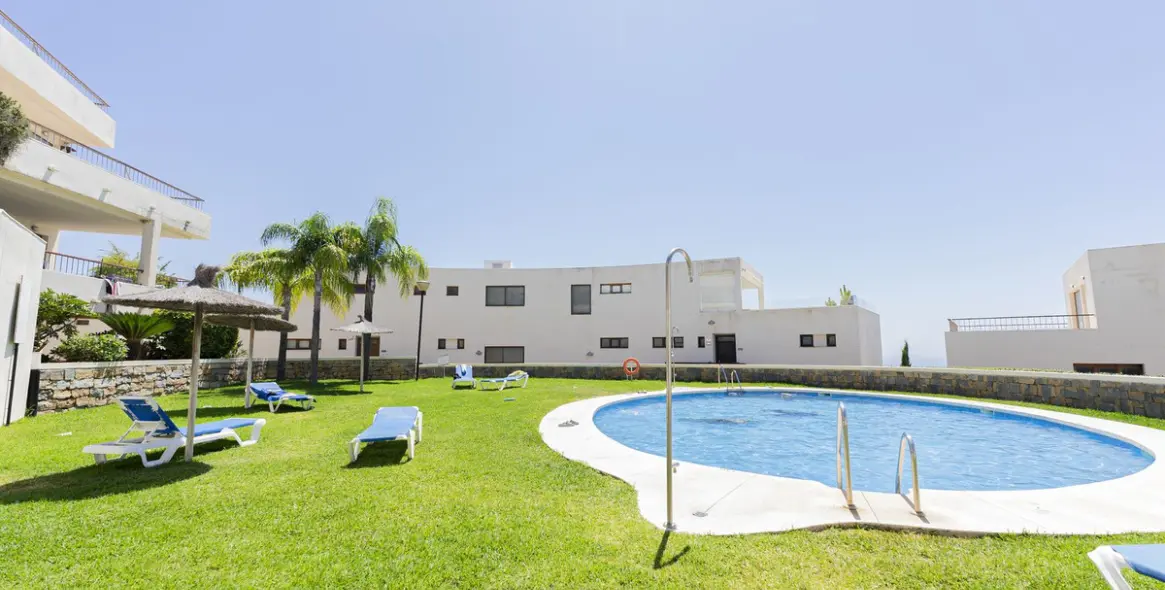 Sale of duplex in Altos de los Monteros 21