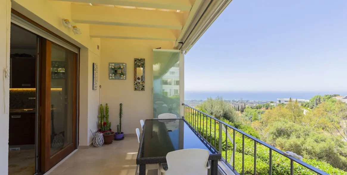 Sale of duplex in Altos de los Monteros 22