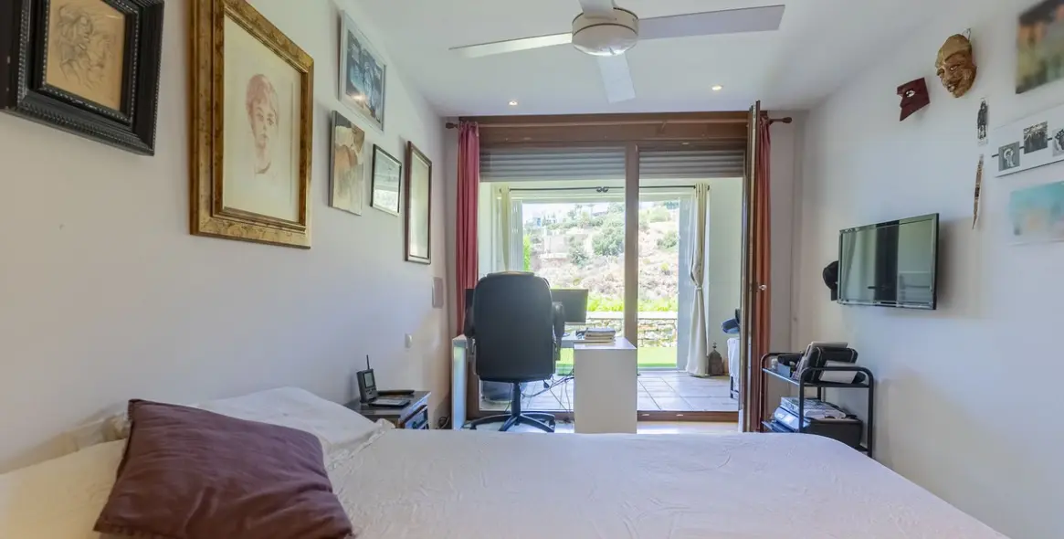 Sale of duplex in Altos de los Monteros 26