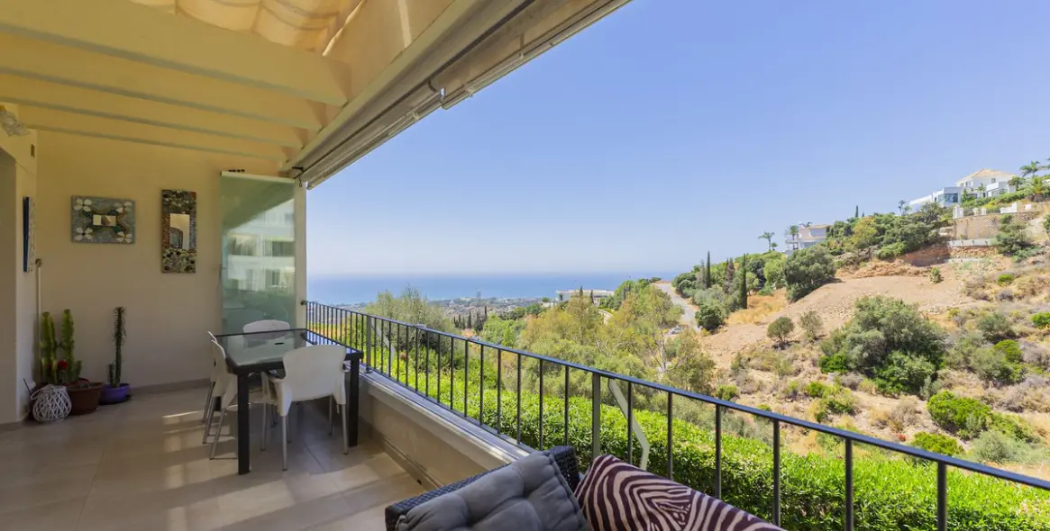 Sale of duplex in Altos de los Monteros 30