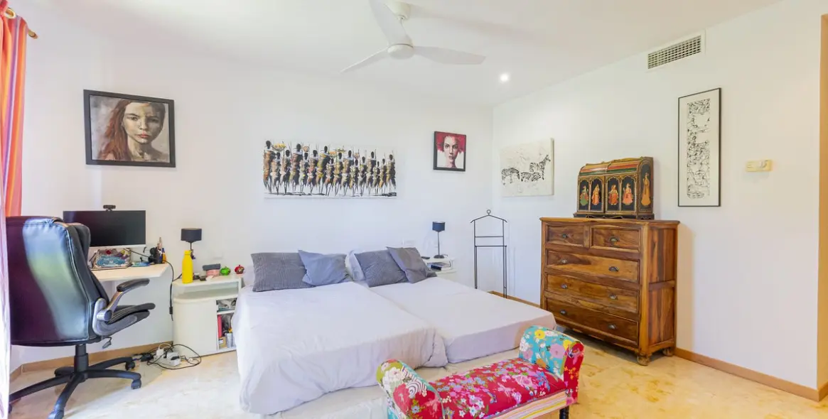 Sale of duplex in Altos de los Monteros 37