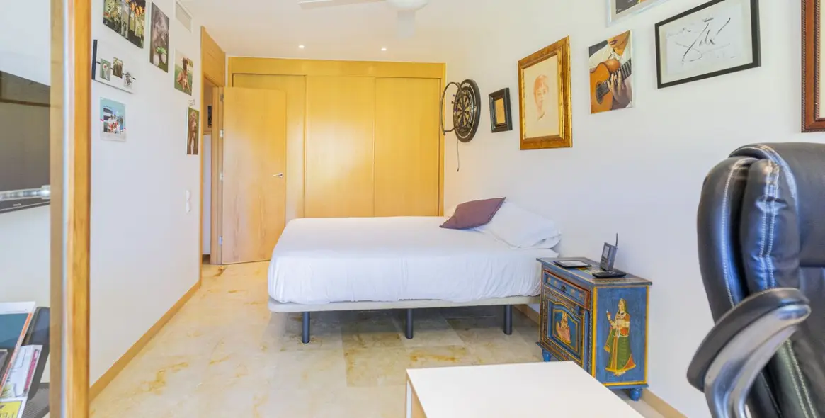 Sale of duplex in Altos de los Monteros 38