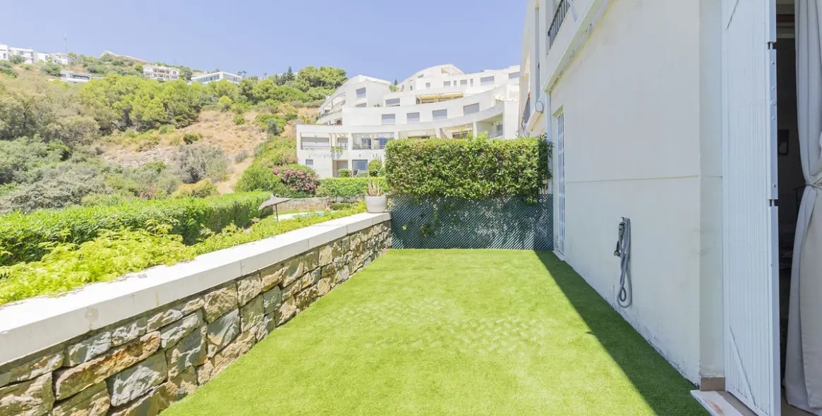 Sale of duplex in Altos de los Monteros 52