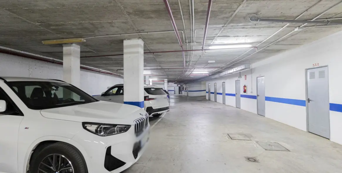 Sale of duplex in Altos de los Monteros 53