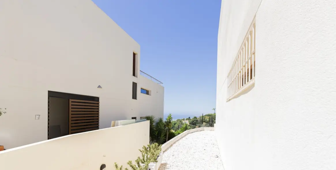 Sale of duplex in Altos de los Monteros 62