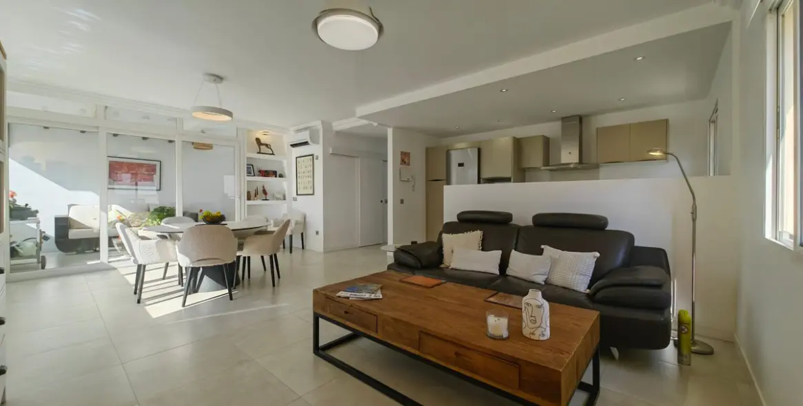 Продажа апартаментов на среднем этаже в Estepona (район Estepona) 3