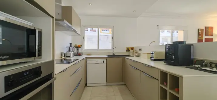 Middle floor apartment R5173900 3