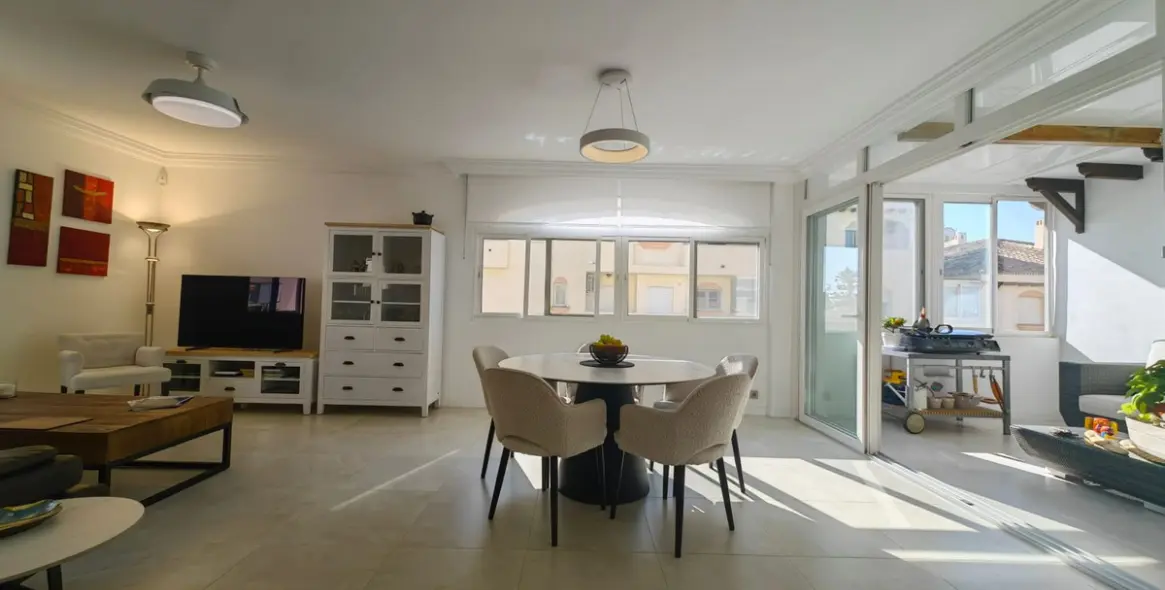 Продажа апартаментов на среднем этаже в Estepona (район Estepona) 6