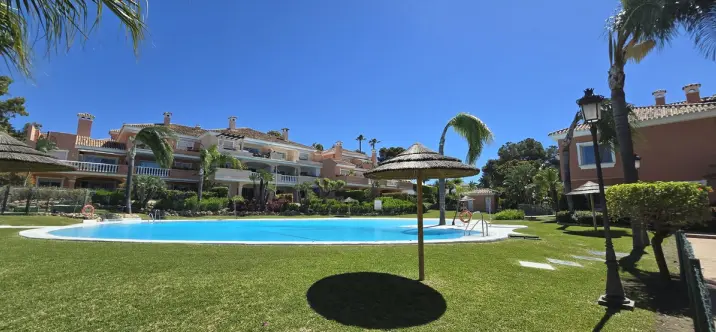 Sale of penthouse duplex in Estepona 0