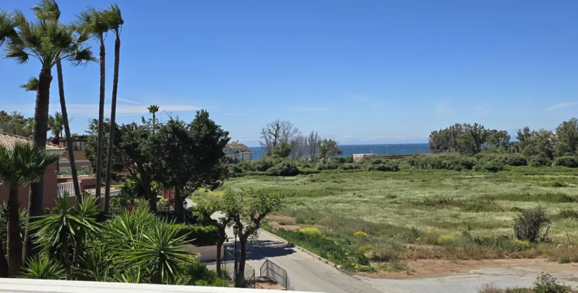 Sale of penthouse duplex in Estepona 3