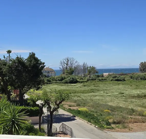 Sale of penthouse duplex in Estepona