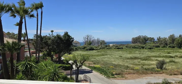 Sale of penthouse duplex in Estepona 2