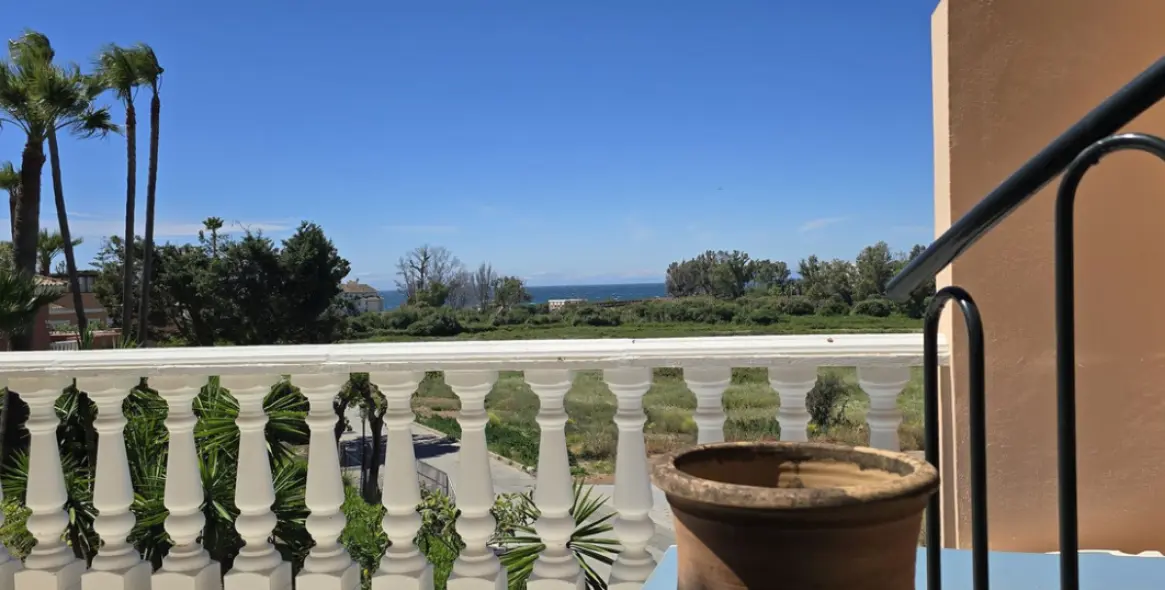 Sale of penthouse duplex in Estepona 4