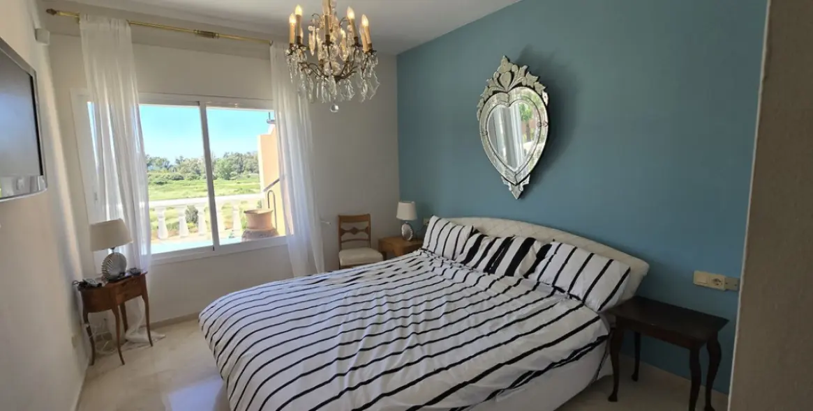 Sale of penthouse duplex in Estepona 6