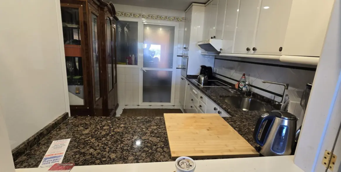 Sale of penthouse duplex in Estepona 11