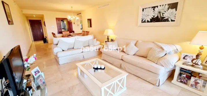 Penthouse R4860943 2