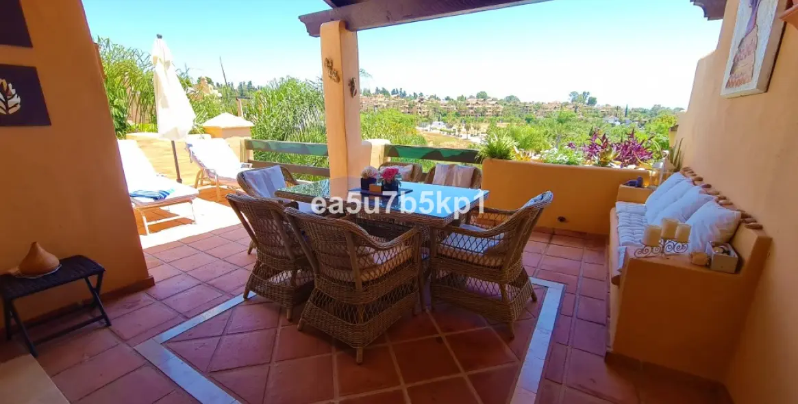 Sale of penthouse in Estepona (district New Golden Mile) 7