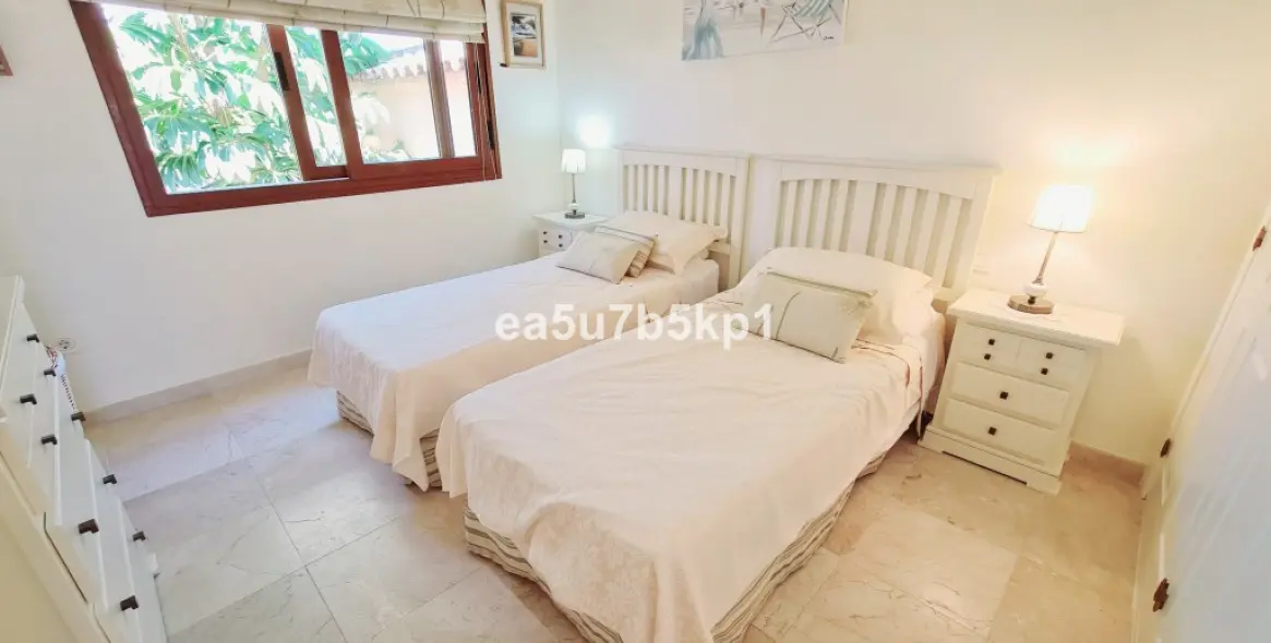 Sale of penthouse in Estepona (district New Golden Mile) 10