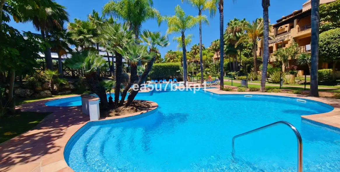 Продажа пентхауса в New Golden Mile 18