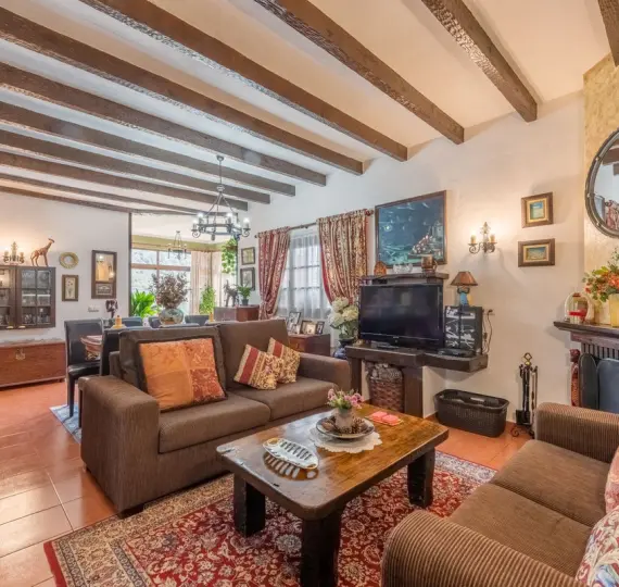 Sale of ground floor apartment in Benahavís